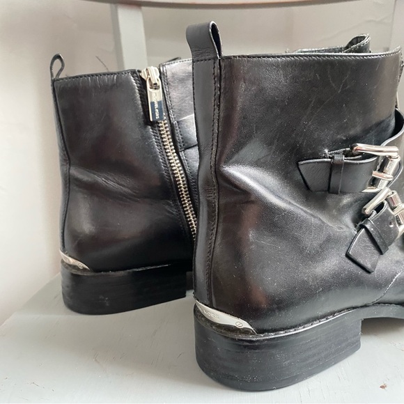 •Michael Kors Logo mid calf booties• Size 9M - Picture 9 of 9